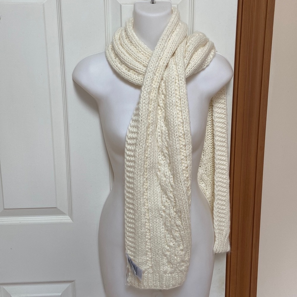 NWT Cable Knit Gap Scarf Cream/Ivory